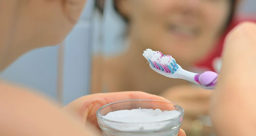 Bột tẩy trắng răng là gì? Có nên sử dụng hay không?